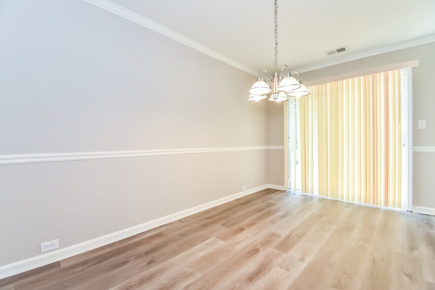 Building Photo - 238 Silver Arrow Cir