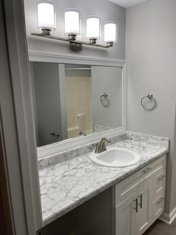 Building Photo - 810 Bellemeade Way