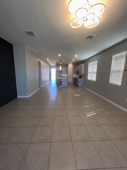 Building Photo - 228 Hillcrest Dr