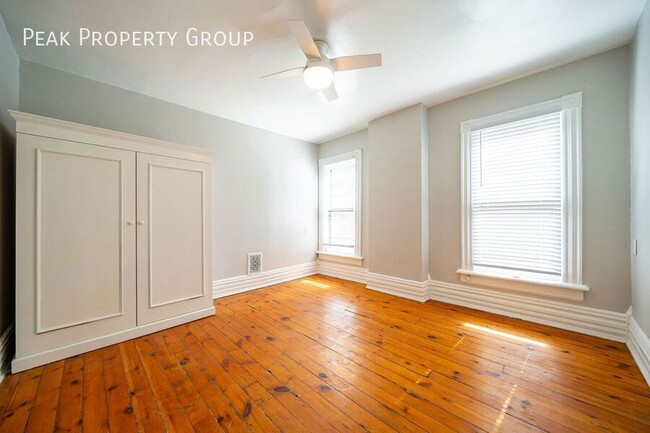 Building Photo - 247 1/2 W. Third Avenue-