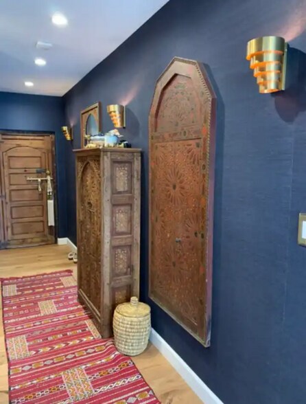 Building Photo - 1126 N Hoover St