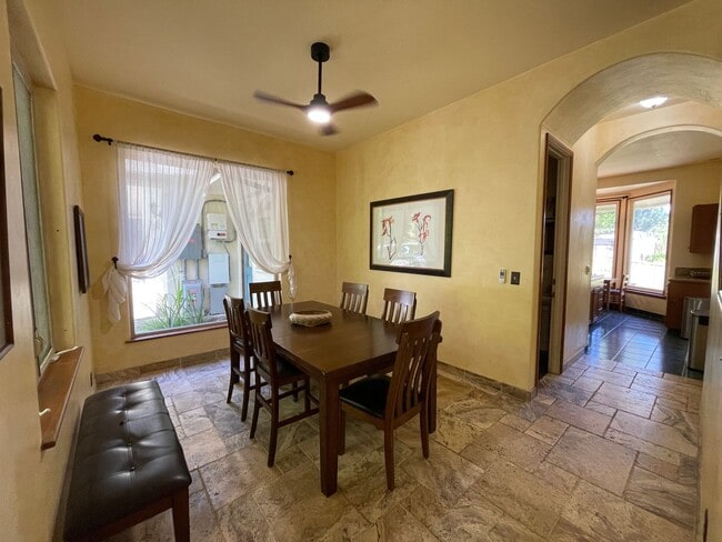 Building Photo - Spacious 4-Bedroom Retreat in Haiku with S...
