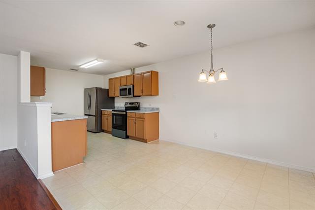 Building Photo - 12801 Skeeter Ln