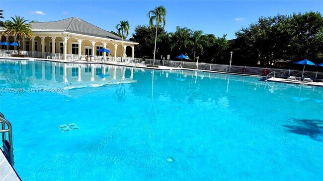 Building Photo - 139 NE 27th Terrace