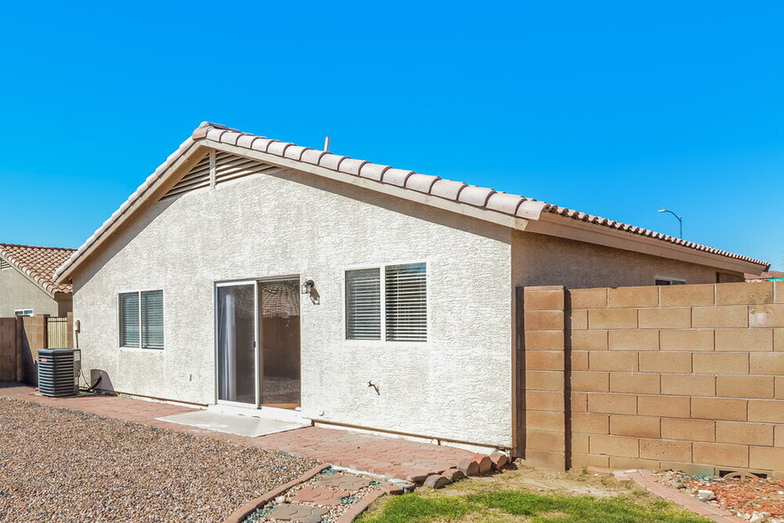 Building Photo - 12805 N 121st Dr