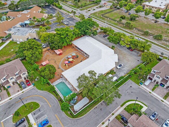 Building Photo - 5515 NW 27th St