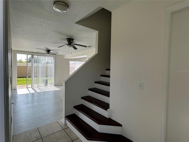 Building Photo - 202 Washington Palm Loop