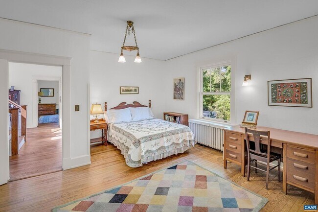 Building Photo - 502 Park Hill