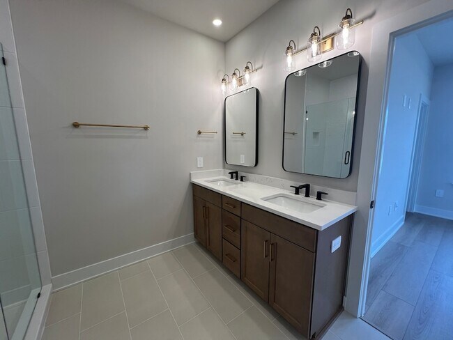 Building Photo - 2615 Wilkinson Pike