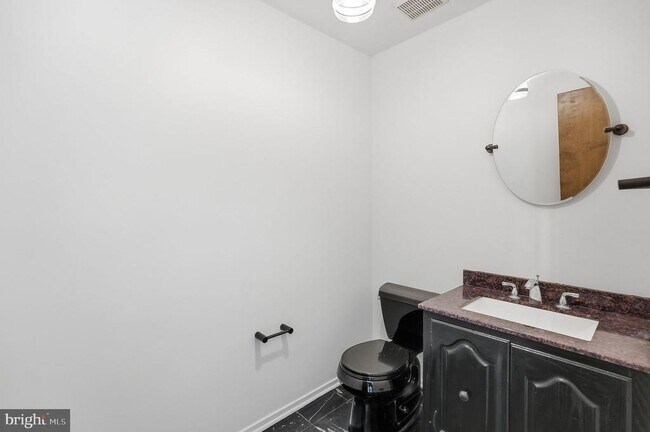 Building Photo - 1 Springer Ct