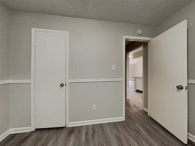 Building Photo - 25311 Mill Pond Ln