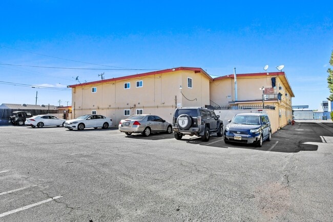 Building Photo - El Dorado Apts