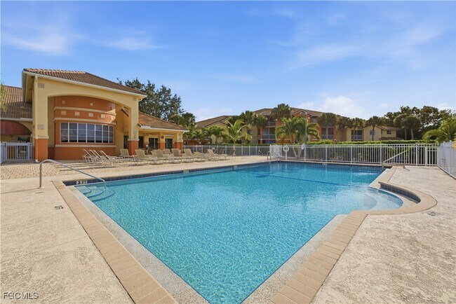 Building Photo - 6321 Aragon Way