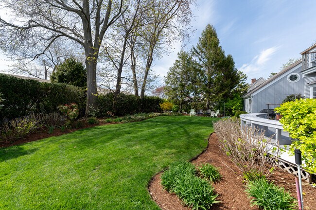 Building Photo - 187 Dolphin Cove Quay