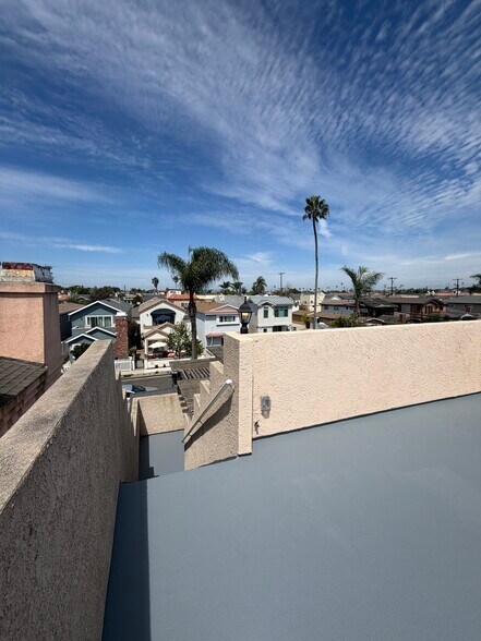 Roof Deck View toward Main Street - 256 17th St