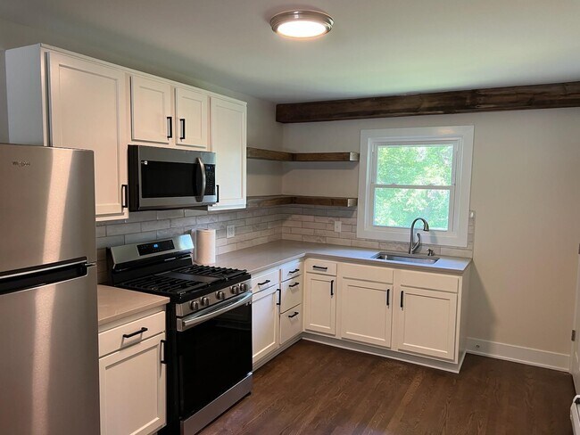 Building Photo - 541 S Main St