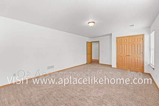 Building Photo - 8626 N Cleveland Ln
