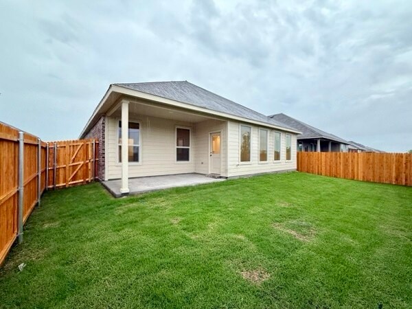 Building Photo - 726 Madrono Dr