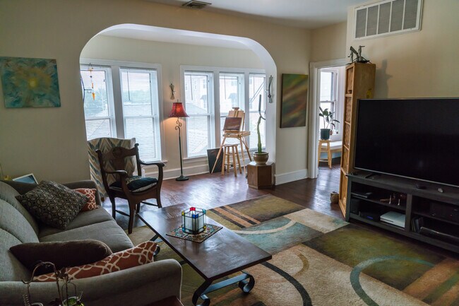 Building Photo - Chelsea Avenue Court