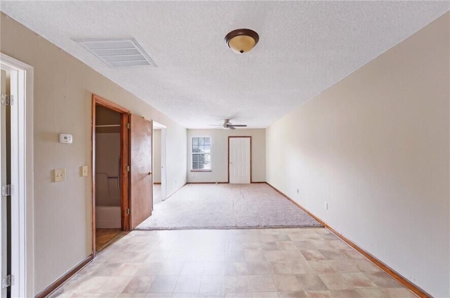 Building Photo - 124 Evergreen Trail SE