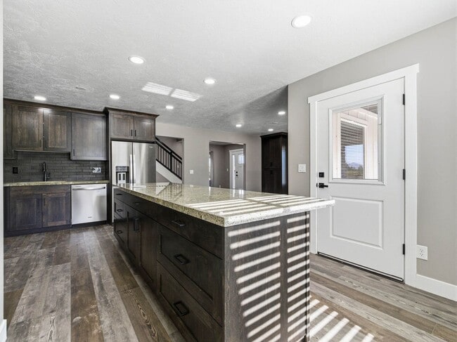 Building Photo - RES_O VAN DER WATT_14512