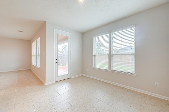 Building Photo - 15910 Copper Oak Ln