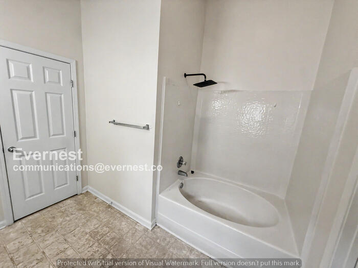 Building Photo - 212 St John Dr