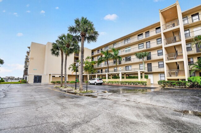 Building Photo - 896 N Federal Hwy