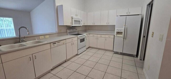 Building Photo - 4296 SW 98th St