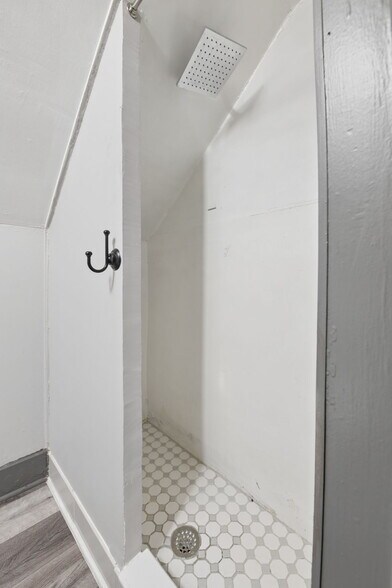 Building Photo - 170 Chittenden Ave