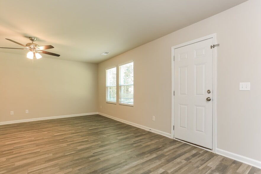 Building Photo - 296 Indian Lake Trail