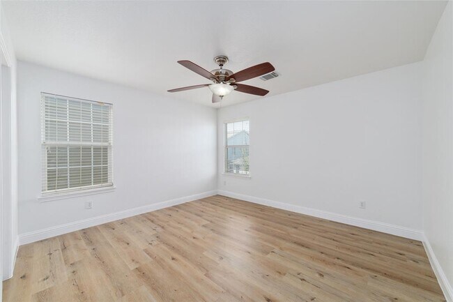 Building Photo - 13106 Cres Manor Ln