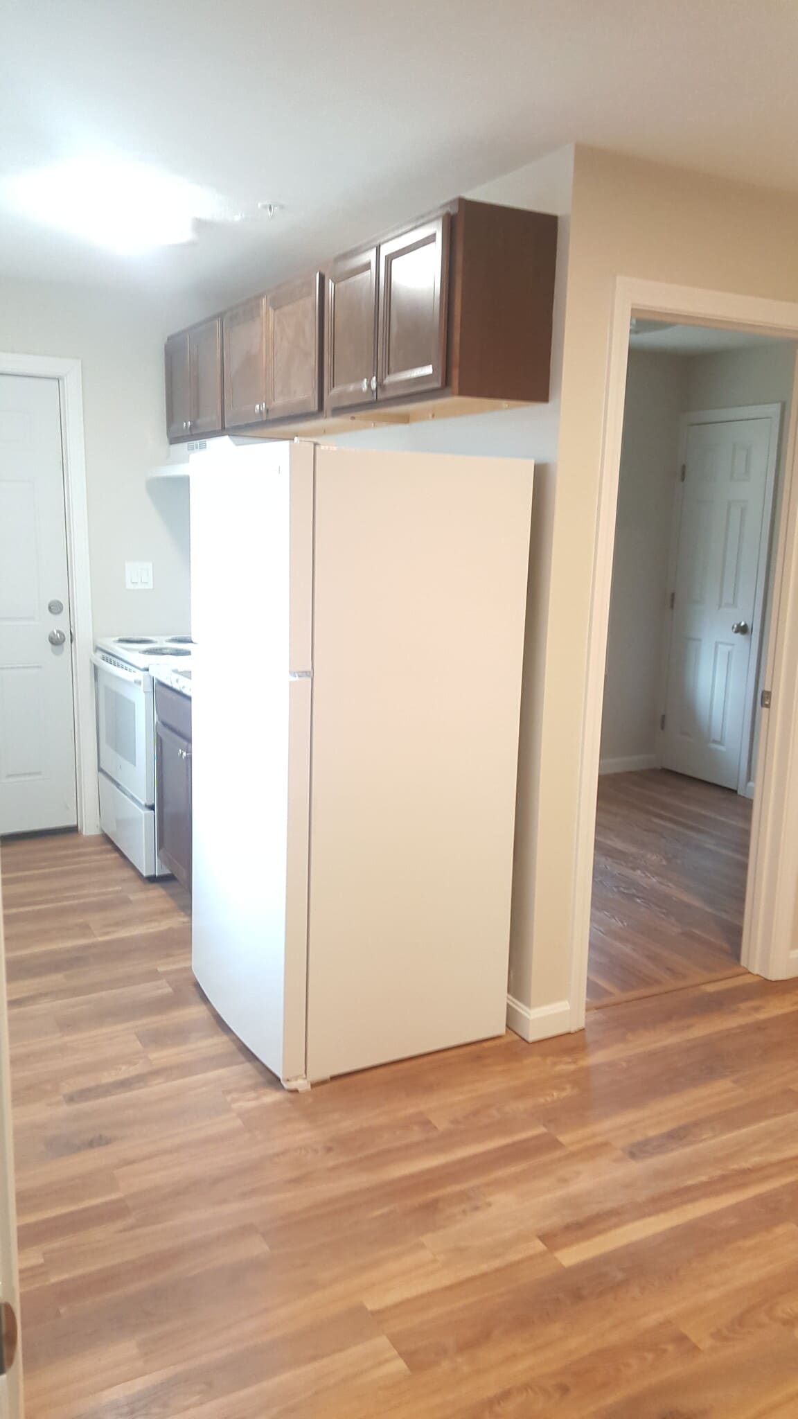 Building Photo - 10 E Main St