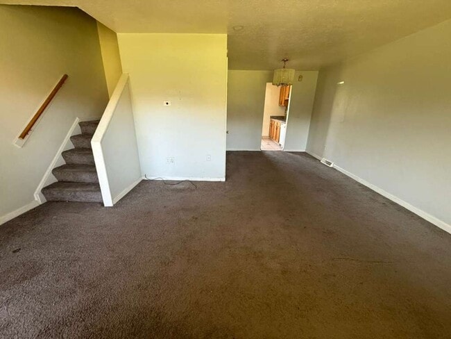 Building Photo - 2 BED, 2 BATH BEAUTIFUL UNIT CLEVELAND!