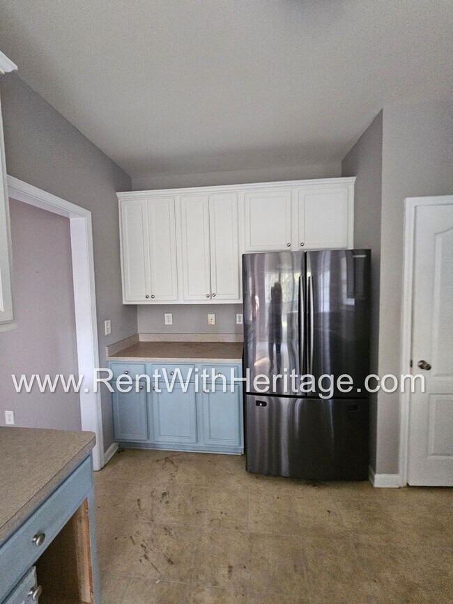 Building Photo - Gorgeous 4bd/ 2.5 Bath / Attention to Detail / Popular Menlow Station / Swim/ Tennis/ Direct Acce...