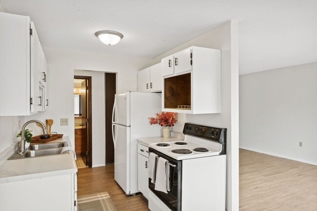 Building Photo - Van Dyke Apartments