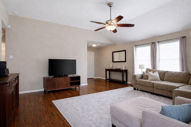 Building Photo - 15811 Sarasam Creek Ct