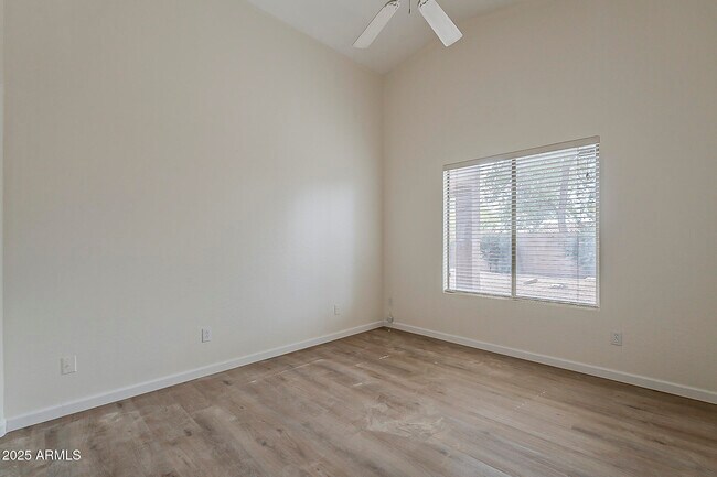 Building Photo - 15728 N 104th St