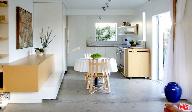 Building Photo - 1819 Euclid St