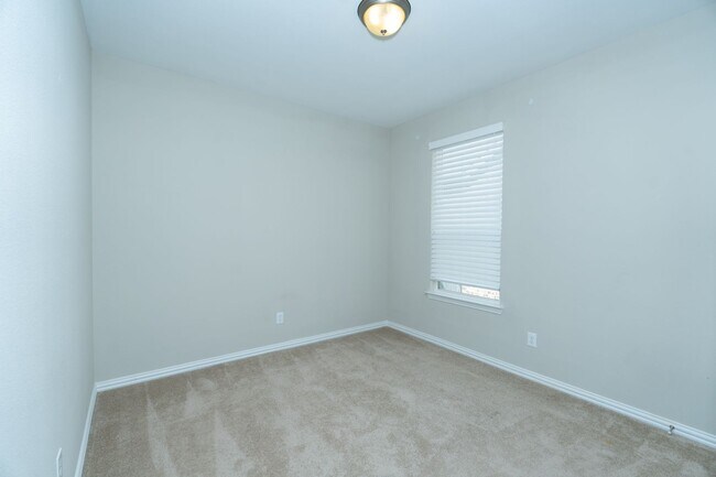 Building Photo - 2813 Barnsley Dr