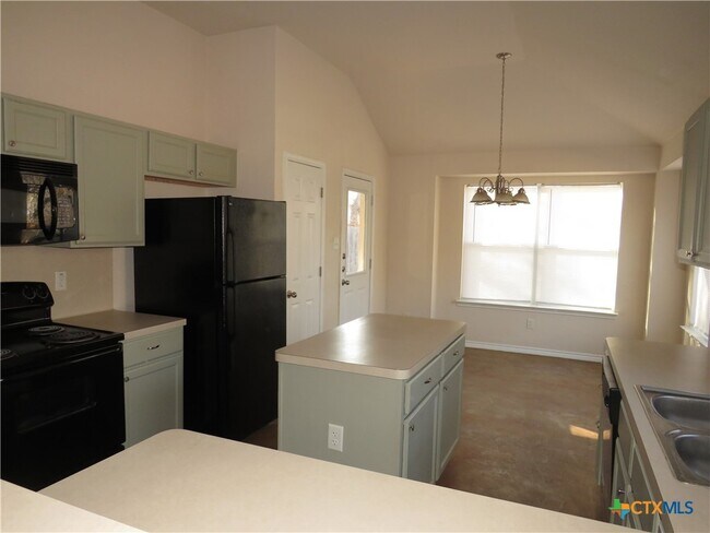 Building Photo - 4201 Cambridge Dr