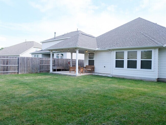 Building Photo - 227 Long Canyon Ln