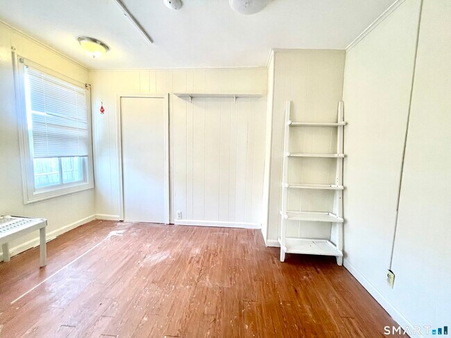 Building Photo - 128 Franklin St