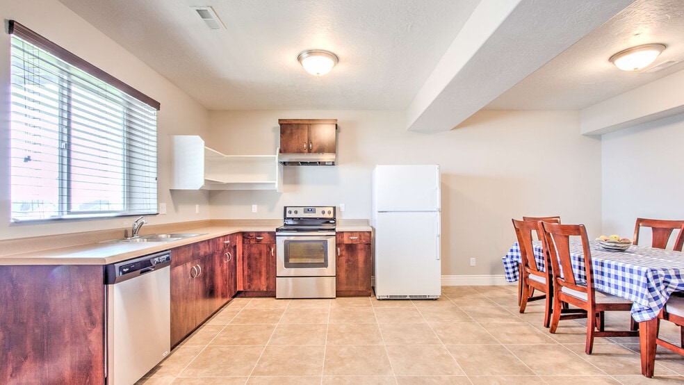 Building Photo - 853 W Horizon Dr