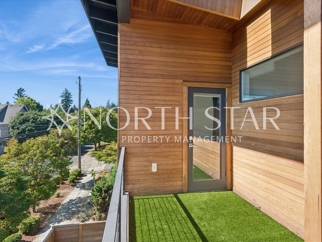 Building Photo - Contemporary Stunner in North East Portland