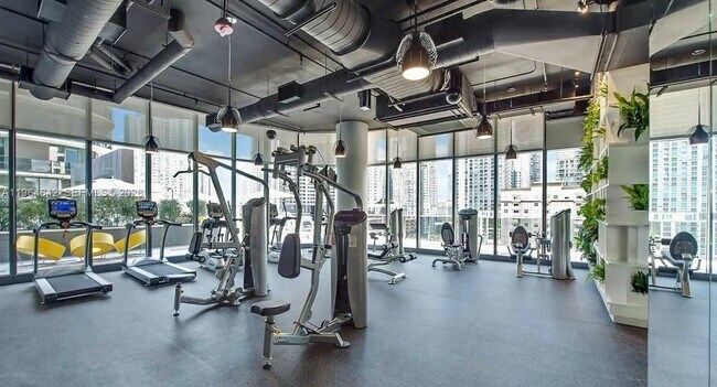 Building Photo - 45 SW 9th St