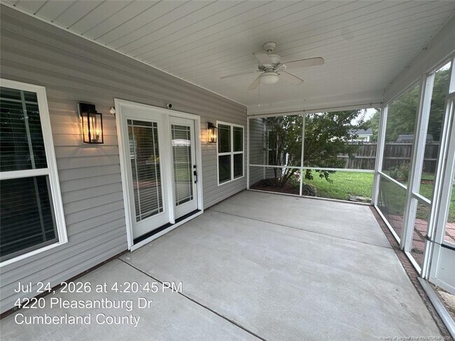 Building Photo - 4220 Pleasantburg Dr