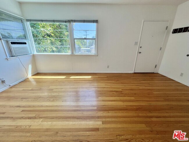 Building Photo - 2513 Euclid St