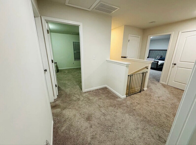 Building Photo - 126 Evonshire Blvd