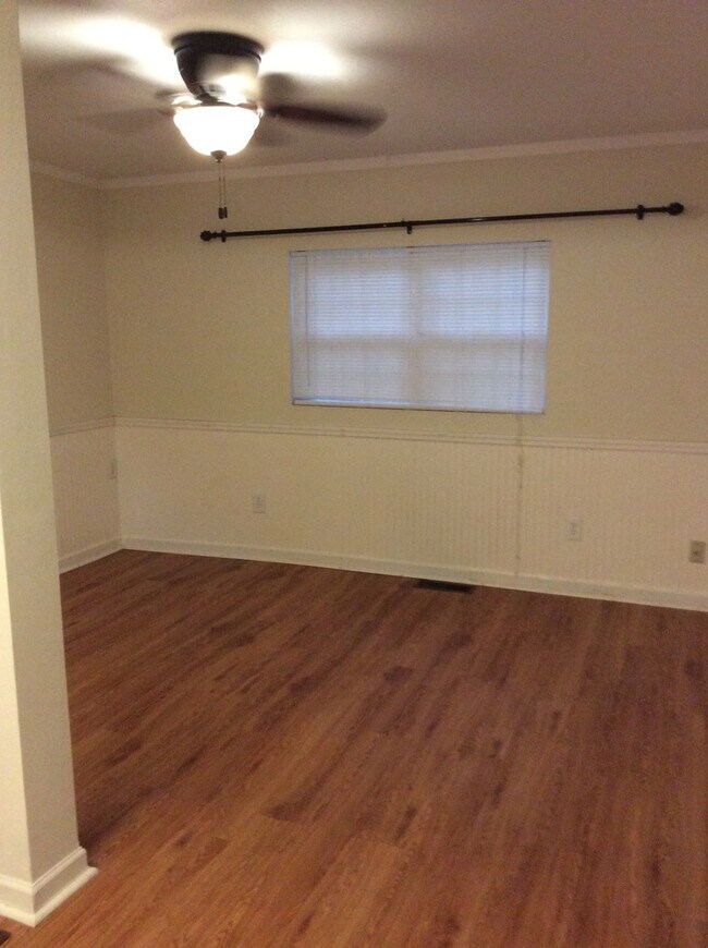 Building Photo - House in Medart